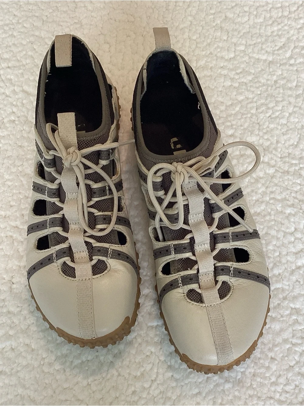 TSUBO Leather Fisherman Women’s Sneakers Comfort Walking Shoes Cream Taupe 8